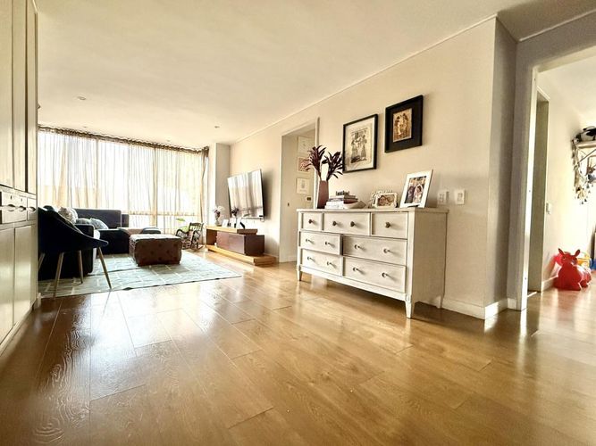 Apartamento de 3 alcobas en venta en El Refugio, Bogotá, 248 m² · foto 7 de 8