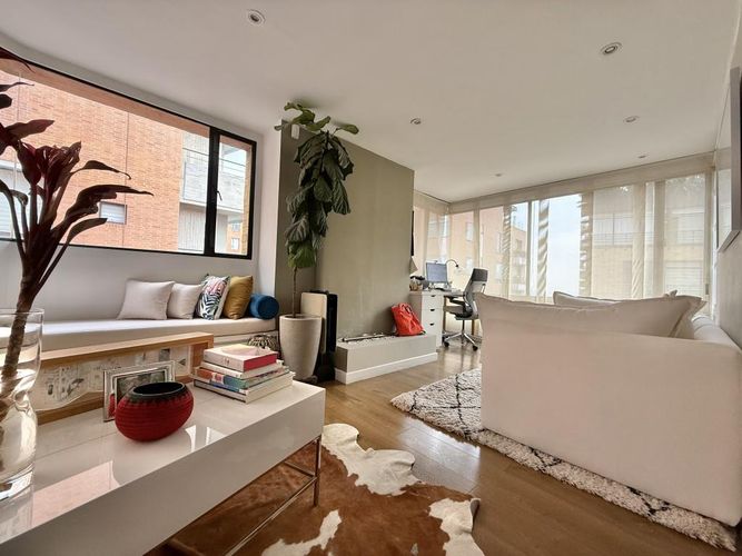 Apartamento de 3 alcobas en venta en El Refugio, Bogotá, 248 m² · foto 8 de 8