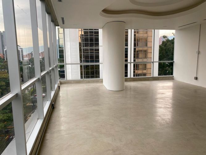 Oficina en arriendo en El Poblado, Medellín, 60 m² · foto 2 de 14