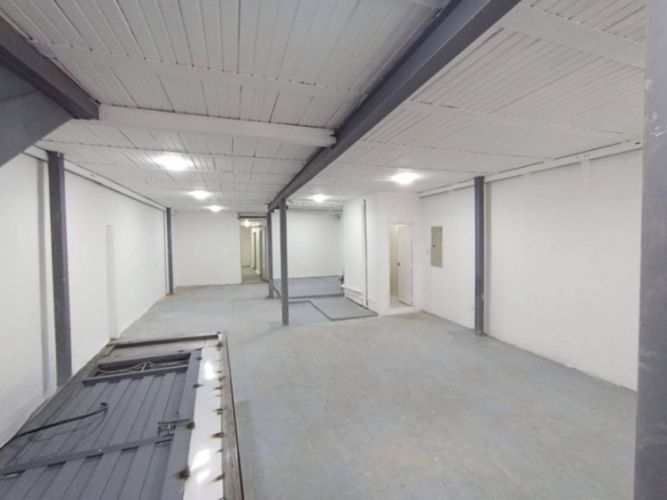 Bodega en arriendo en Cristo Rey, Medellín, 155 m² · foto 2 de 14