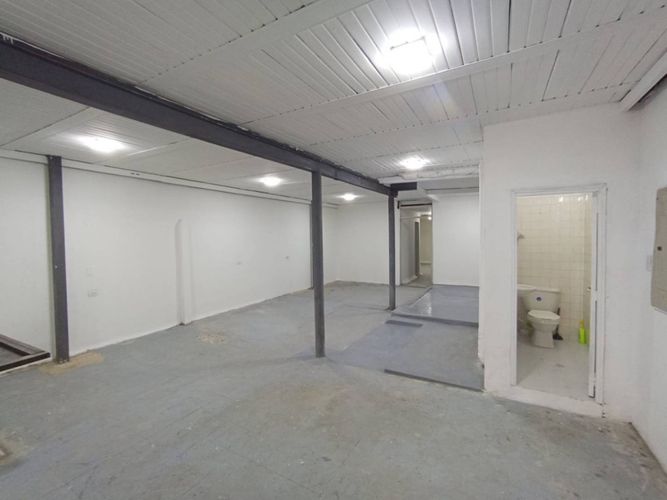 Bodega en arriendo en Cristo Rey, Medellín, 155 m² · foto 6 de 14