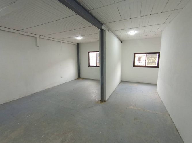 Bodega en arriendo en Cristo Rey, Medellín, 155 m² · foto 8 de 14