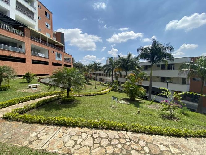 Apartamento de 4 alcobas en venta en Conjunto Residencial Cerro Cristales, Cali, 112 m² · foto 16 de 17