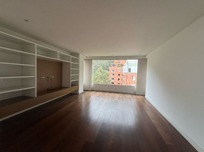 Apartamento de 4 alcobas en venta en Los Rosales, Bogotá, 410 m² · foto 3 de 16