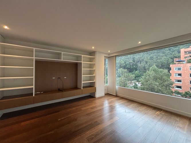Apartamento de 4 alcobas en venta en Los Rosales, Bogotá, 410 m² · foto 4 de 16