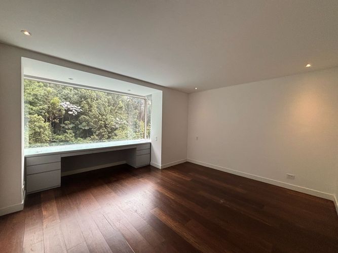 Apartamento de 4 alcobas en venta en Los Rosales, Bogotá, 410 m² · foto 11 de 16