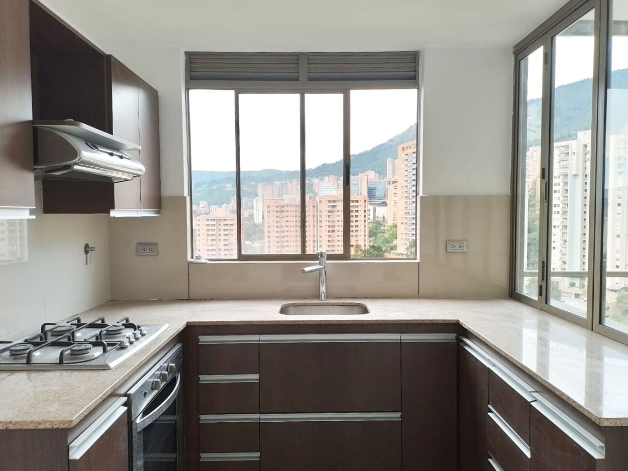 Apartamento en arriendo en El Poblado, Medellín · foto 5 de 15