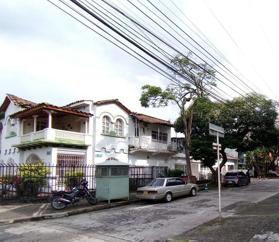 Casa de 5 alcobas en venta en 3 De Julio, Cali, 242 m² · foto 2 de 24