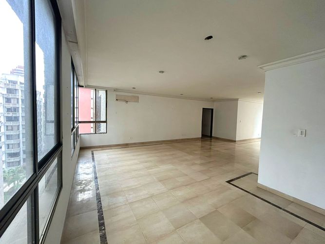 Apartamento de 3 alcobas en venta en El Castillo, Barranquilla, 238 m² · foto 5 de 24