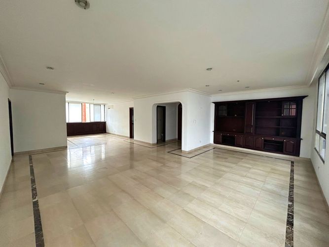 Apartamento de 3 alcobas en venta en El Castillo, Barranquilla, 238 m² · foto 6 de 24
