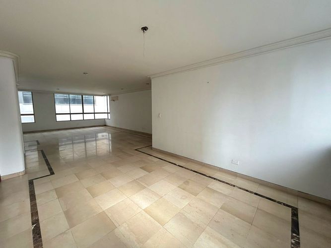 Apartamento de 3 alcobas en venta en El Castillo, Barranquilla, 238 m² · foto 7 de 24