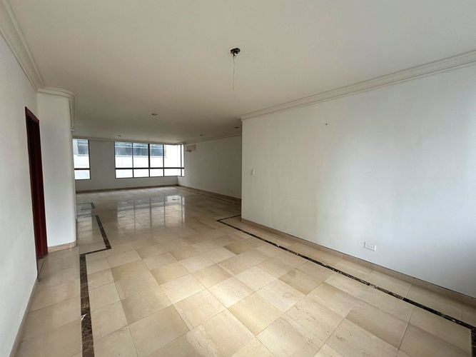 Apartamento de 3 alcobas en venta en El Castillo, Barranquilla, 238 m² · foto 8 de 24