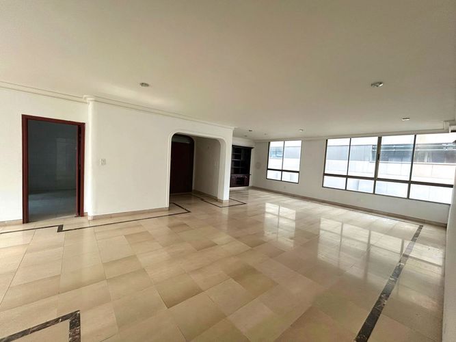 Apartamento de 3 alcobas en venta en El Castillo, Barranquilla, 238 m² · foto 11 de 24