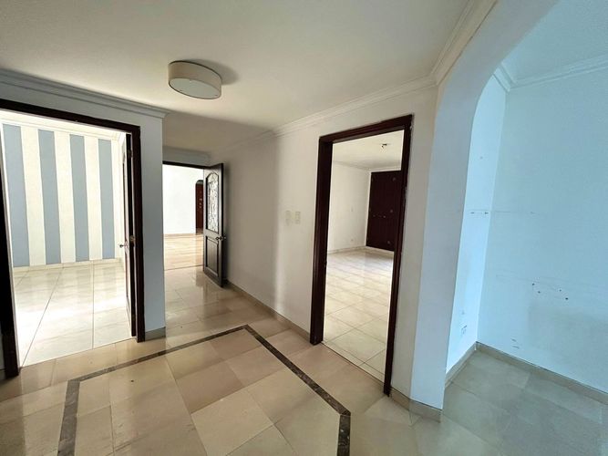 Apartamento de 3 alcobas en venta en El Castillo, Barranquilla, 238 m² · foto 13 de 24