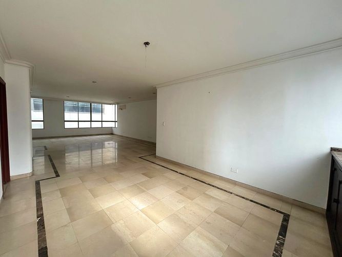 Apartamento de 3 alcobas en venta en El Castillo, Barranquilla, 238 m² · foto 18 de 24