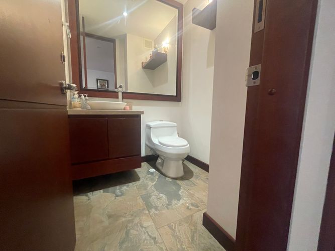 Apartamento de 3 alcobas en venta en Santa Barbara, Bogotá, 222 m² · foto 3 de 24