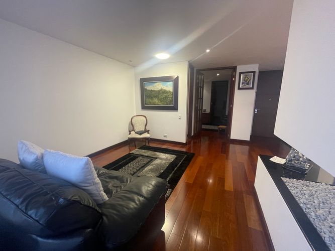 Apartamento de 3 alcobas en venta en Santa Barbara, Bogotá, 222 m² · foto 6 de 24