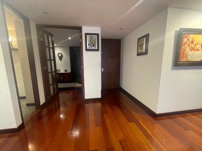 Apartamento de 3 alcobas en venta en Santa Barbara, Bogotá, 222 m² · foto 7 de 24