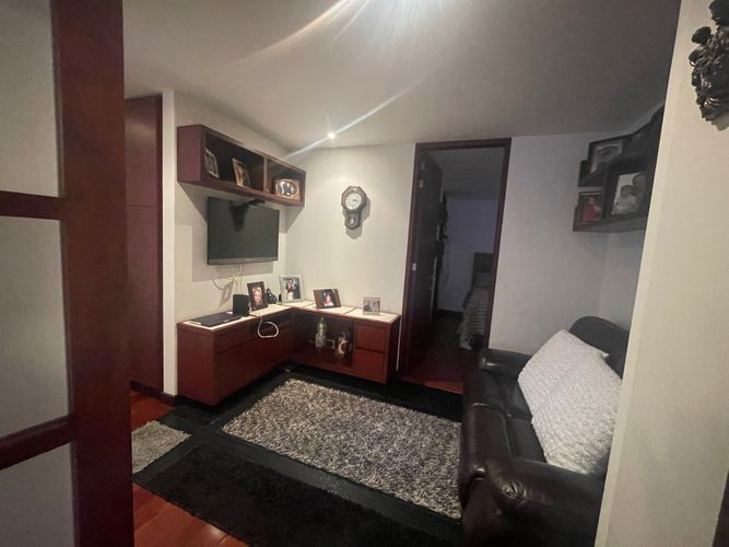 Apartamento de 3 alcobas en venta en Santa Barbara, Bogotá, 222 m² · foto 8 de 24