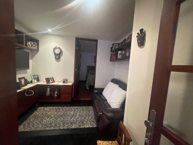 Apartamento de 3 alcobas en venta en Santa Barbara, Bogotá, 222 m² · foto 9 de 24
