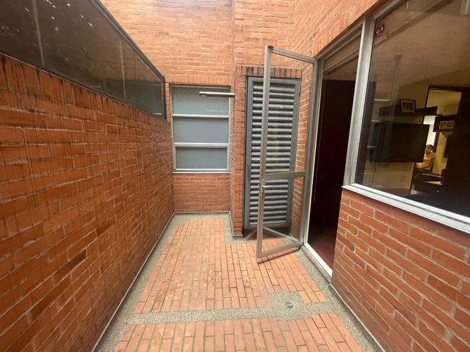 Apartamento de 3 alcobas en venta en Santa Barbara, Bogotá, 222 m² · foto 16 de 24