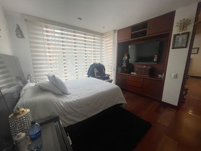 Apartamento de 3 alcobas en venta en Santa Barbara, Bogotá, 222 m² · foto 21 de 24