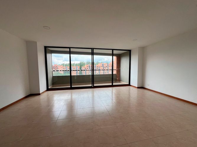 Apartamento de 3 alcobas en arriendo en El Poblado, Medellín, 115 m² · foto 2 de 19