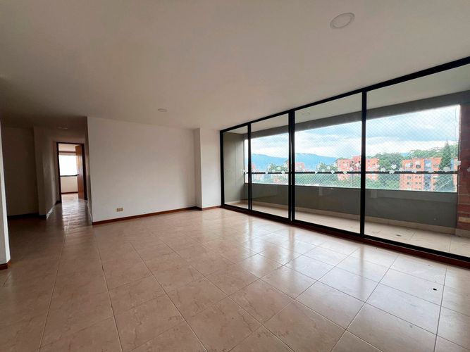 Apartamento de 3 alcobas en arriendo en El Poblado, Medellín, 115 m² · foto 4 de 19