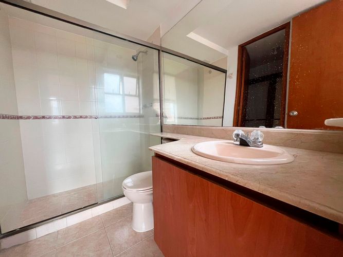 Apartamento de 3 alcobas en arriendo en El Poblado, Medellín, 115 m² · foto 17 de 19