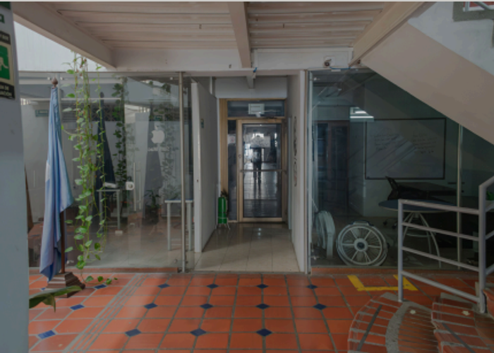 Edificio en venta en Tequendama, Cali, 1400 m² · foto 2 de 11