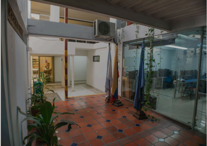 Edificio en venta en Tequendama, Cali, 1400 m² · foto 3 de 11