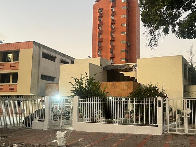 Casa en venta en Altos Del Prado, Barranquilla, 780 m² · foto 2 de 8