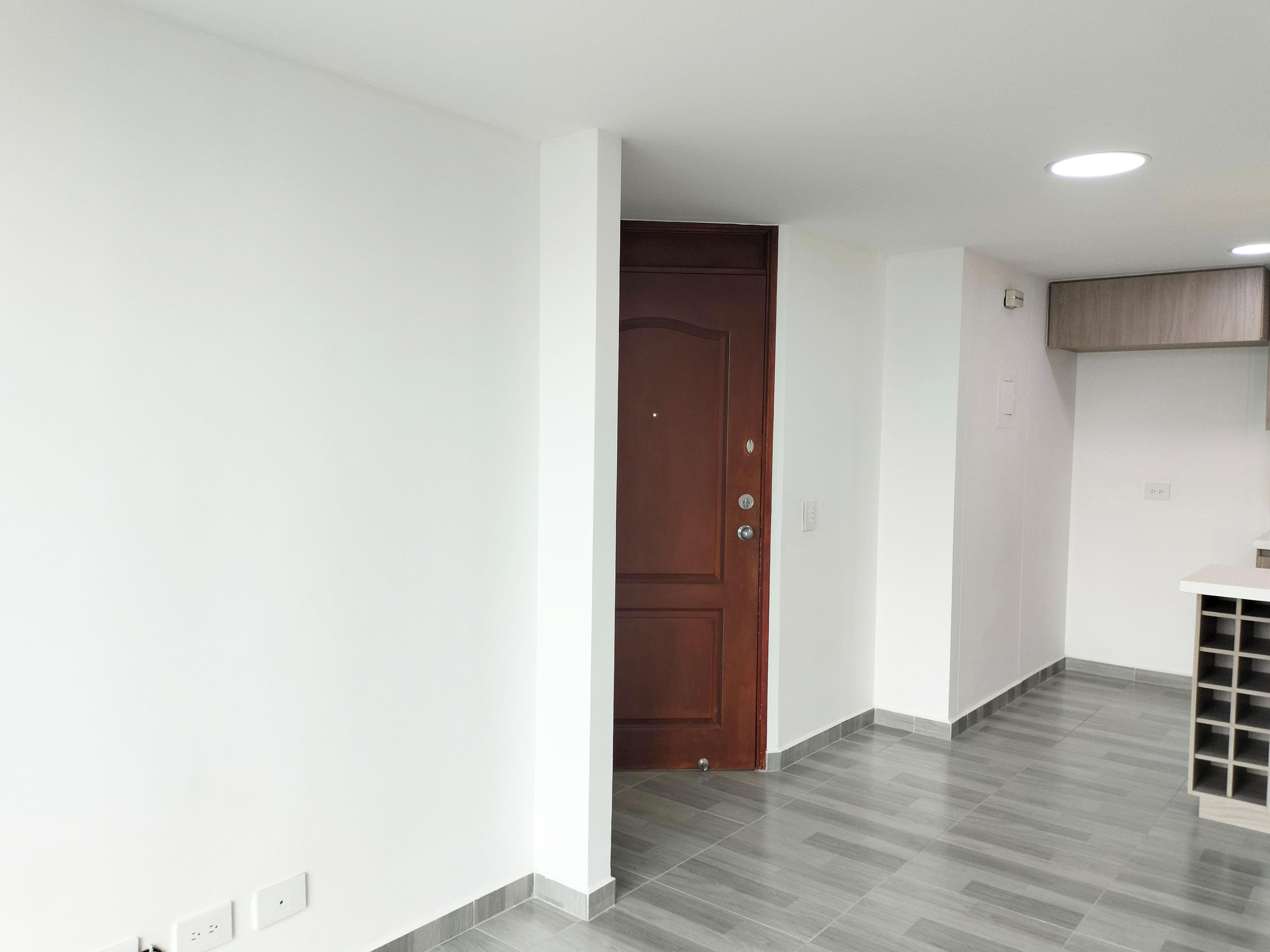 Apartamento en arriendo en El Poblado, Medellín · foto 2 de 16