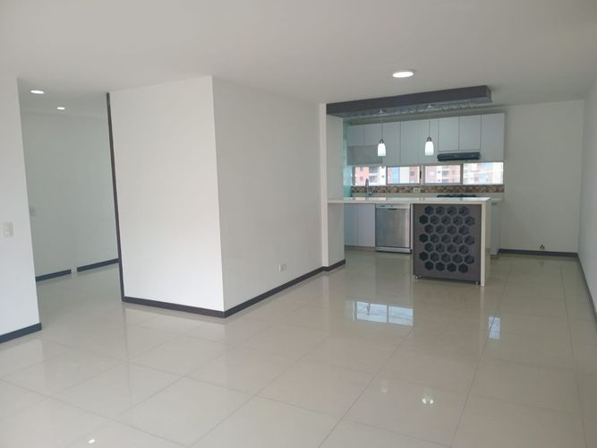 Apartamento de 3 alcobas en venta en La Florida, Medellín, 117 m² · foto 3 de 20