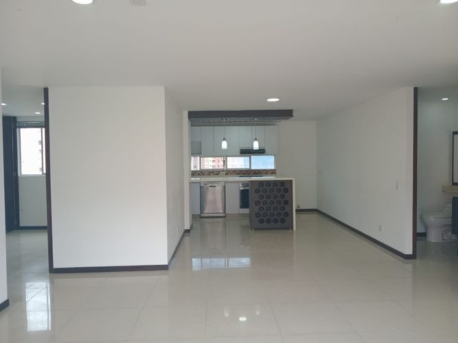 Apartamento de 3 alcobas en venta en La Florida, Medellín, 117 m² · foto 4 de 20