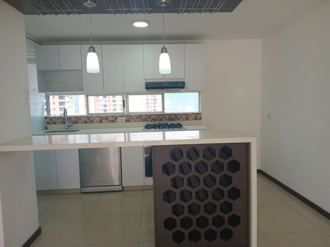 Apartamento de 3 alcobas en venta en La Florida, Medellín, 117 m² · foto 5 de 20