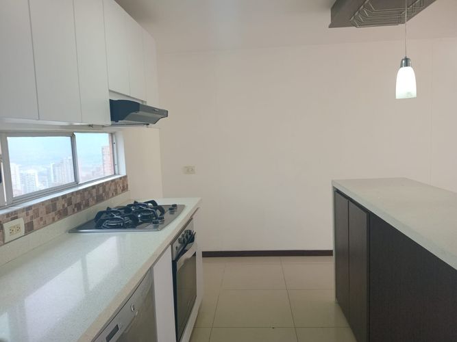 Apartamento de 3 alcobas en venta en La Florida, Medellín, 117 m² · foto 7 de 20