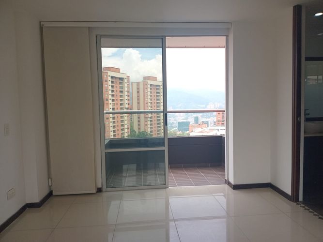 Apartamento de 3 alcobas en venta en La Florida, Medellín, 117 m² · foto 9 de 20