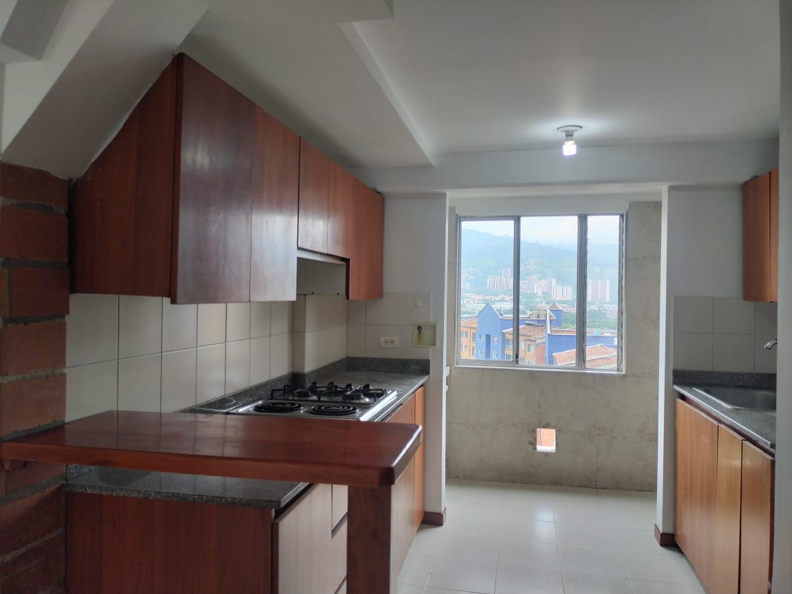 Apartamento en venta en El Poblado, Medellín · foto 4 de 17