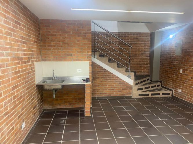 Local en arriendo en El Poblado, Medellín, 50 m² · foto 3 de 14