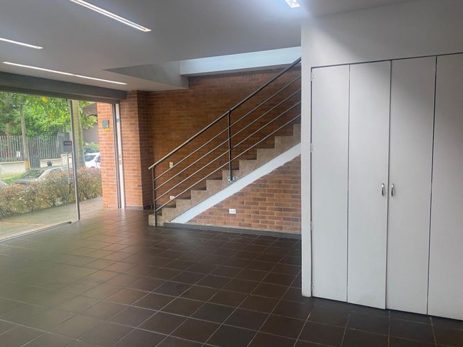 Local en arriendo en El Poblado, Medellín, 96 m² · foto 2 de 17