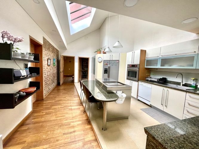 Casa de 5 alcobas en venta en Colinas De Suba, Bogotá, 753 m² · foto 11 de 24