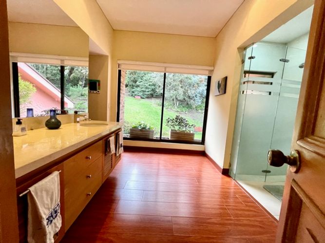 Casa de 5 alcobas en venta en Colinas De Suba, Bogotá, 753 m² · foto 23 de 24