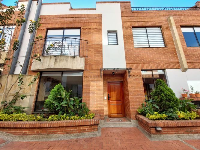 Casa de 4 alcobas en arriendo en Alameda, Bogotá, 231 m² · foto 2 de 24