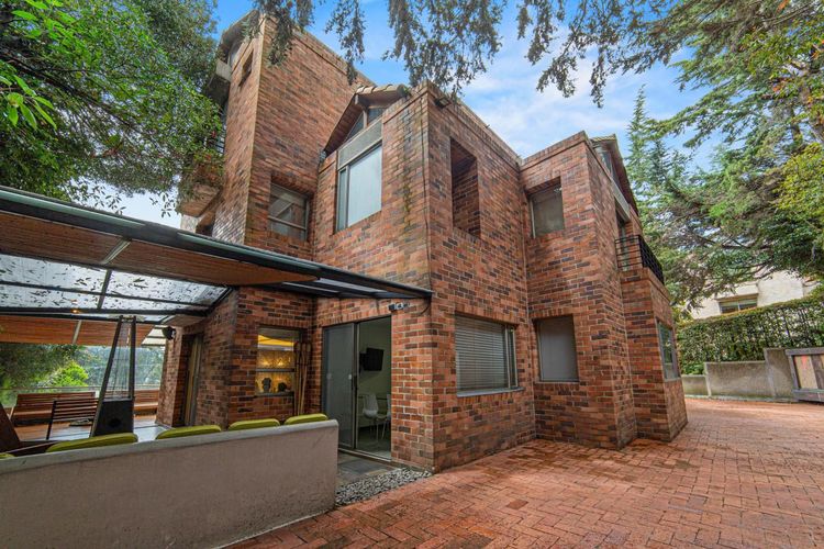 Casa de 4 alcobas en venta en Cerros De Suba, Bogotá, 726 m² · foto 2 de 23