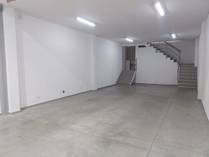 Bodega en arriendo en Perpetuo Socorro, Medellín, 280 m² · foto 2 de 19