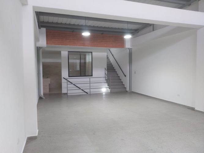 Bodega en arriendo en Perpetuo Socorro, Medellín, 280 m² · foto 8 de 19