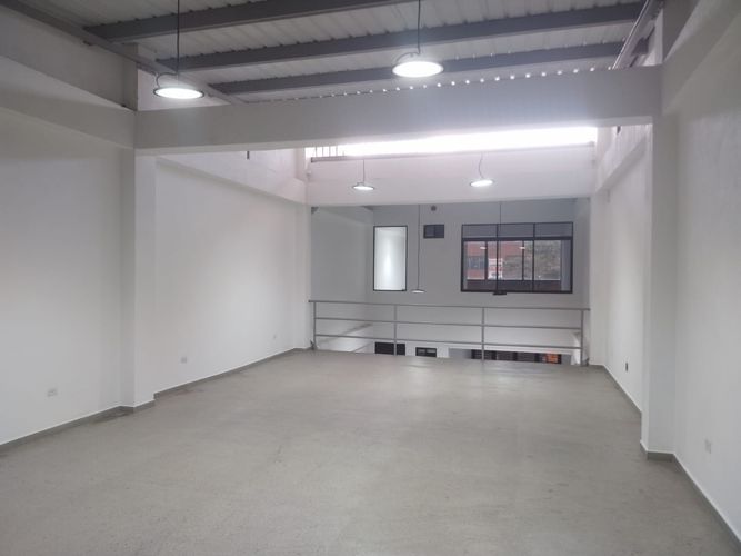 Bodega en arriendo en Perpetuo Socorro, Medellín, 280 m² · foto 11 de 19