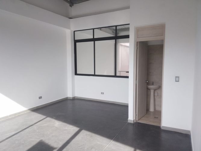 Bodega en arriendo en Perpetuo Socorro, Medellín, 280 m² · foto 14 de 19