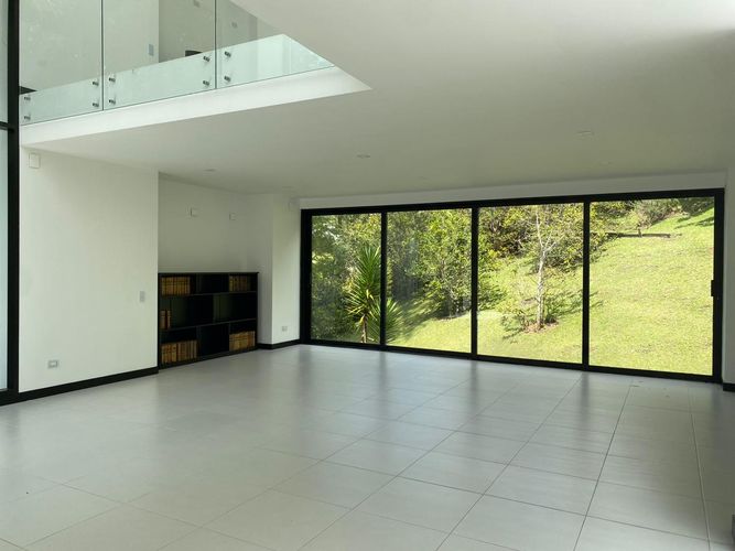 Casa de 3 alcobas en venta en El Retiro, 550 m² · foto 2 de 17